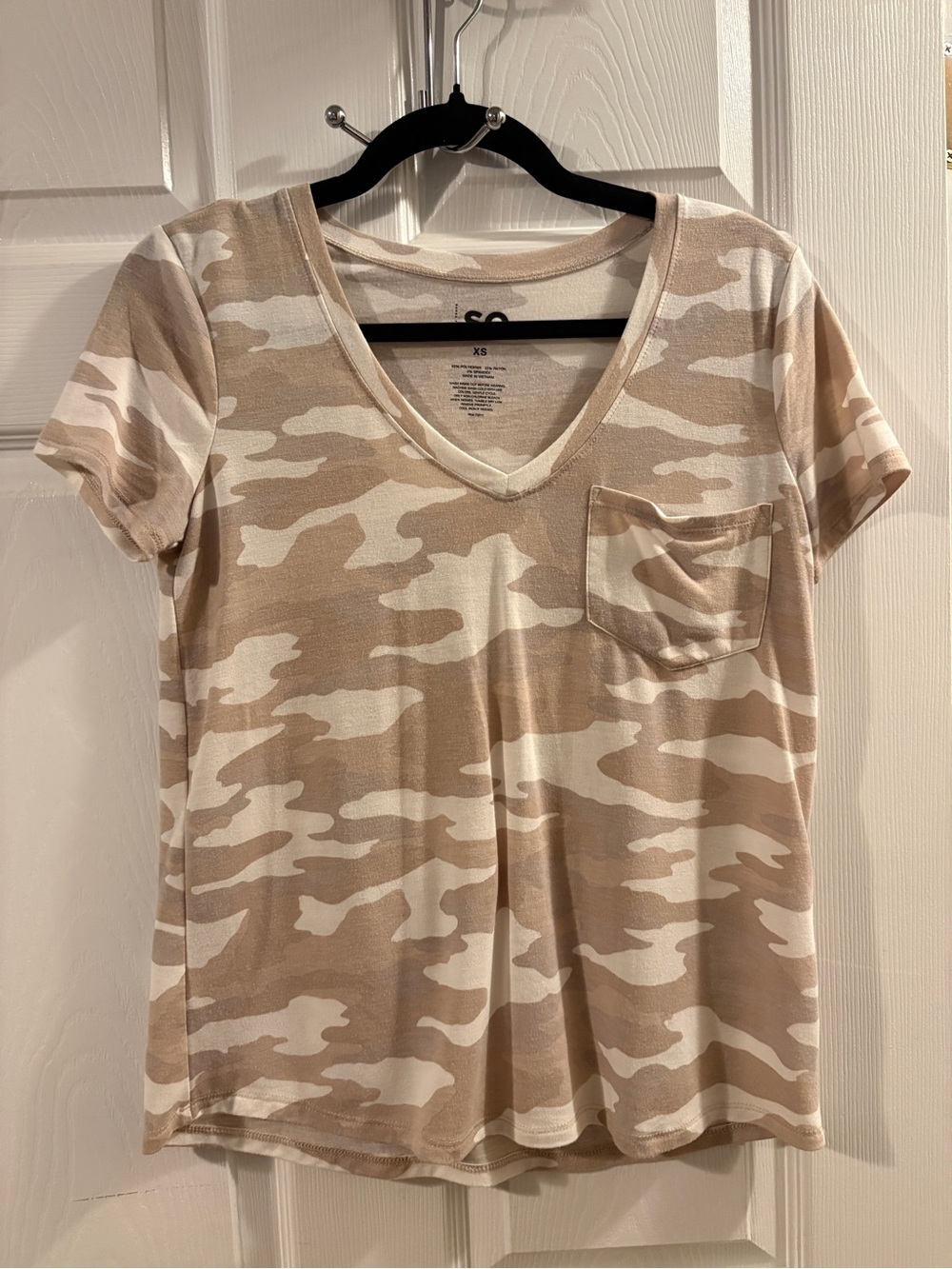 SO Beige and Cream Camo V-Neck Pocket Tee
